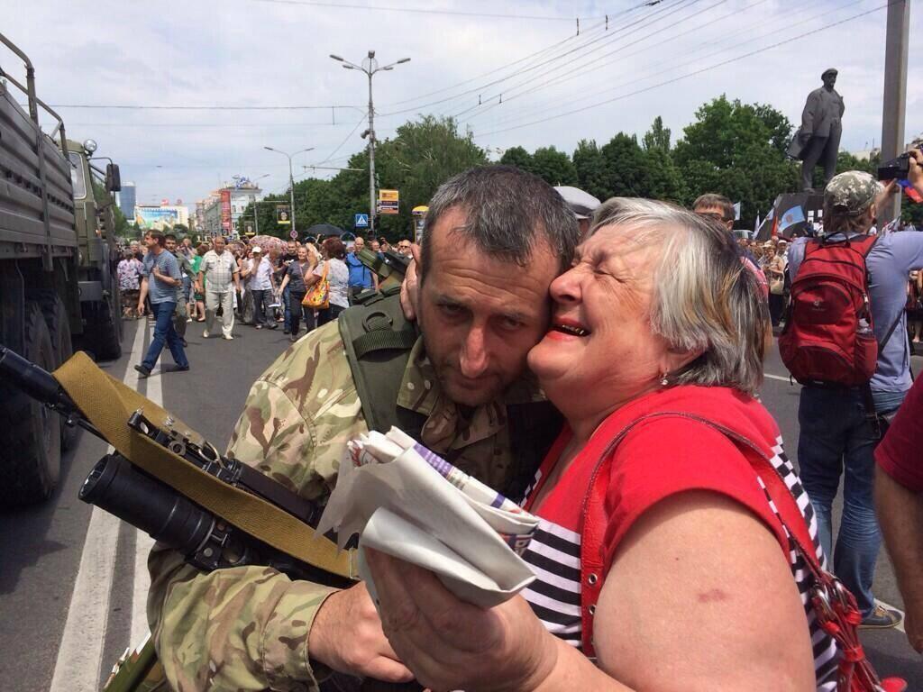 Украина страдает. Ополченцы и мирные жители.