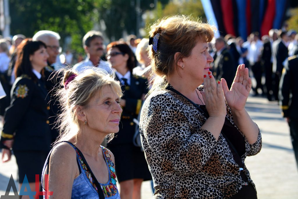 Захарченко с каской, шествие и концерт: оккупированный Донецк отмечает День шахтера, фото-13