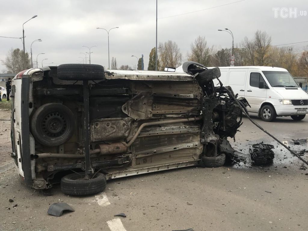 В Киеве авто влетело в пост полиции: есть пострадавшие, фото-2