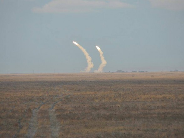 На Херсонщине стартовали ракетные испытания: опубликованы яркие фото, фото-3