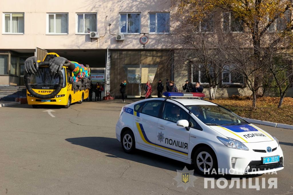 Нацполиция выпустила на дороги Украины «неуправляемый автобус-призрак», фото-4