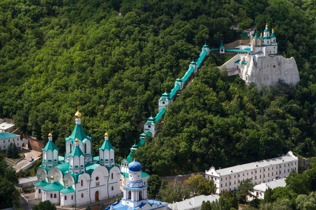Донецкий фотограф впервые опубликовал уникальные фото Святогорья. Снято из вертолета миллионера, фото-20