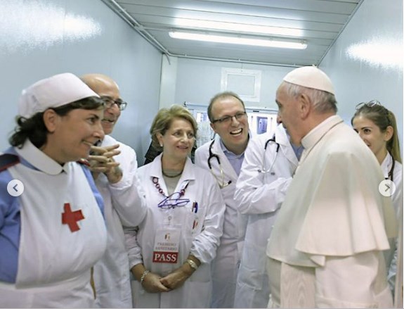 Папа Римский разделил обед с тремя тысячами бедняков, фото-5
