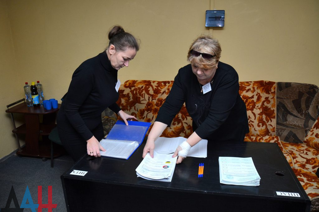 Опубликованы фото предварительного «голосования» на «выборах в ДНР», фото-5