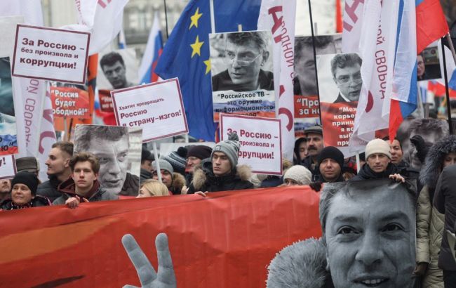Марш памяти Бориса Немцова в Москве: участники выкрикивали украинский лозунг, фото-6
