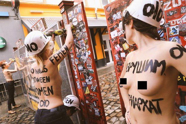 Активистки Femen провели акцию на улице красных фонарей, фото-3