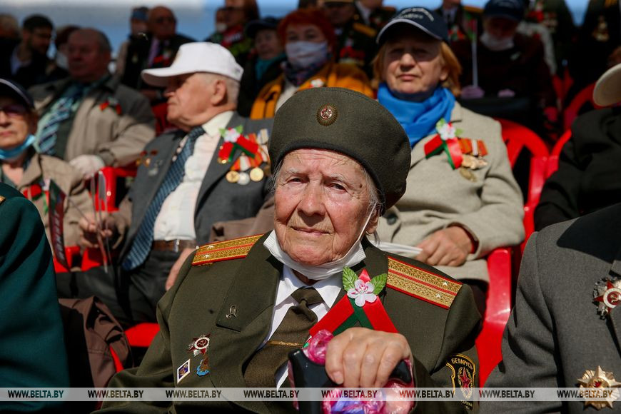 Лукашенко назвал Беларусь памятником войны и призвал не осуждать за проведение парада в период пандемии, фото-7