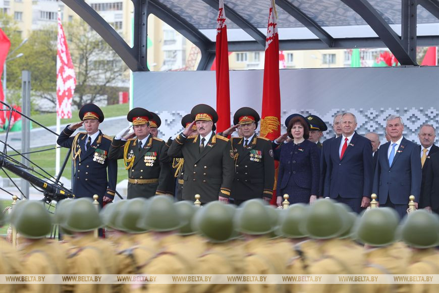 Лукашенко назвал Беларусь памятником войны и призвал не осуждать за проведение парада в период пандемии, фото-8