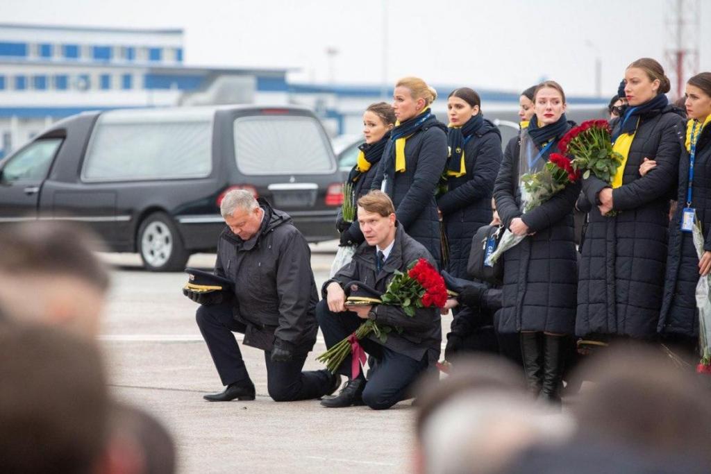В аэропорту «Борисполь» прошла церемония прощания с погибшими в авиакатастрофе, фото-15