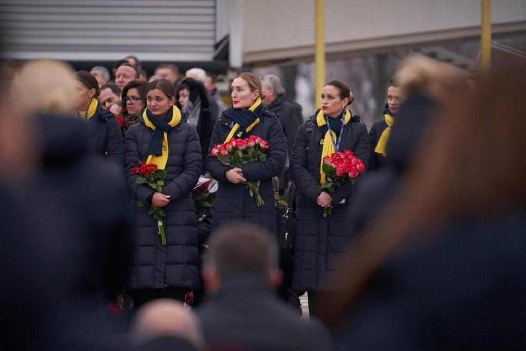 В аэропорту «Борисполь» прошла церемония прощания с погибшими в авиакатастрофе, фото-16