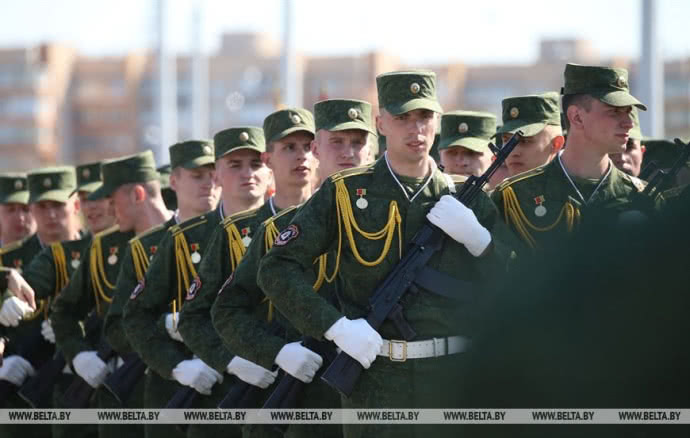 Лукашенко назвал Беларусь памятником войны и призвал не осуждать за проведение парада в период пандемии, фото-3
