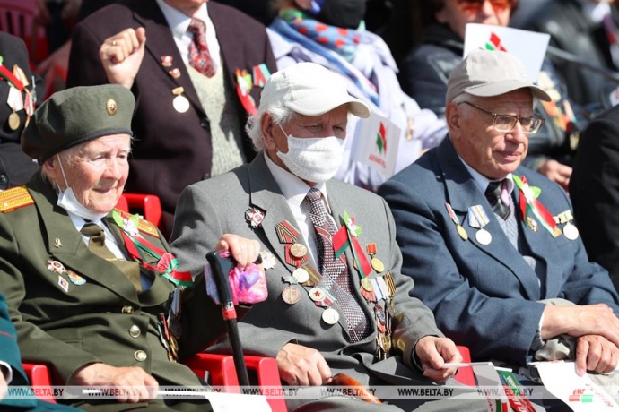 Лукашенко назвал Беларусь памятником войны и призвал не осуждать за проведение парада в период пандемии, фото-4