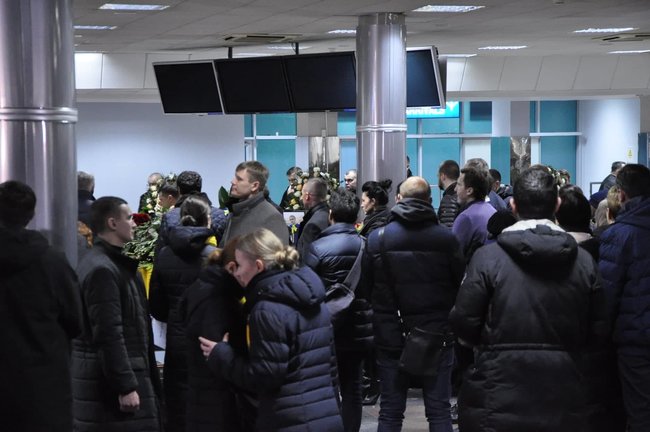 В аэропорту «Борисполь» прошла церемония прощания с погибшими в авиакатастрофе, фото-1