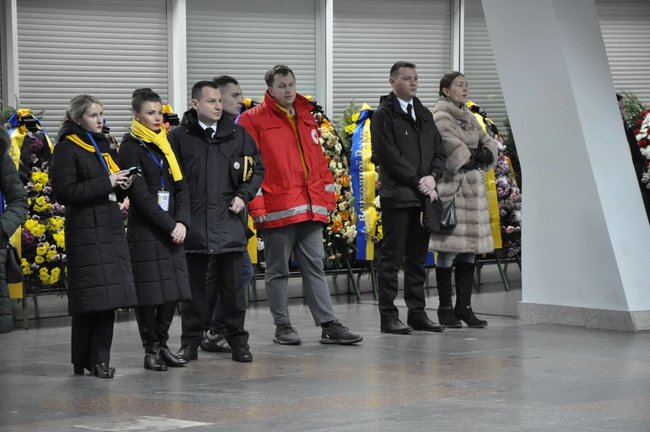 В аэропорту «Борисполь» прошла церемония прощания с погибшими в авиакатастрофе, фото-4