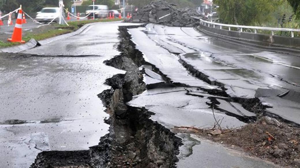 Провалы в земле в россии фото и причины