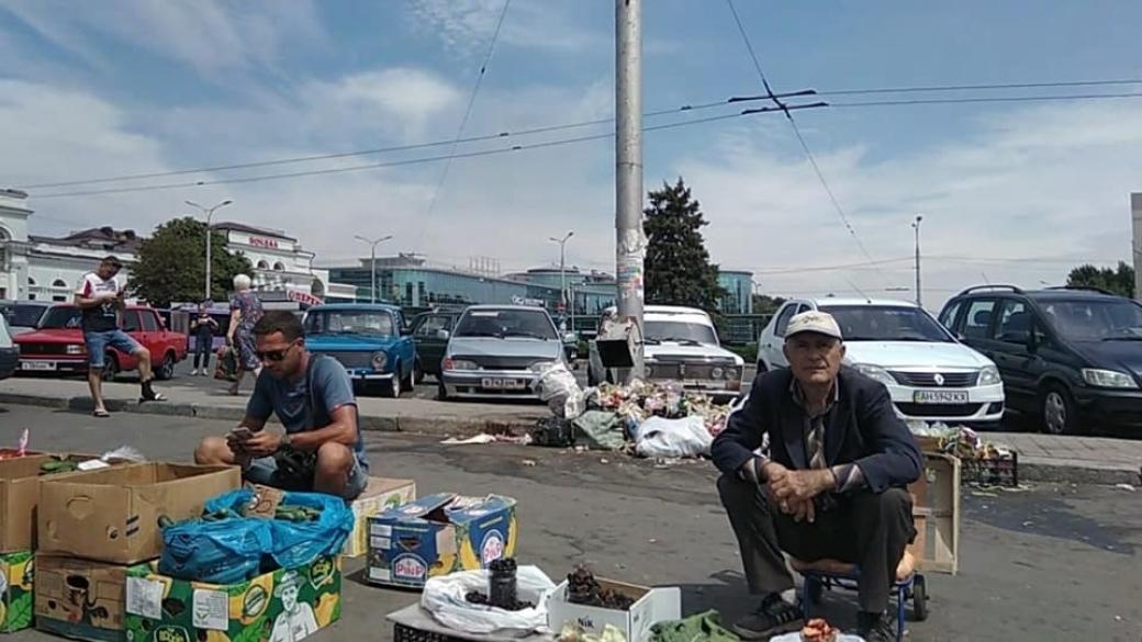 Рынок д. Южный рынок Донецк. Украина Донецк рынок. Донецк в 90-е. Рынки в Донецке антисанитария.